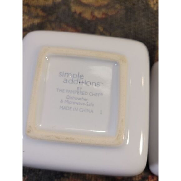 Pampered Chef Small Caddy with Two Simple Addition White Bowls - Picture 9 of 9